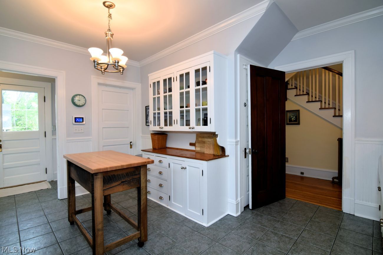 2868 Lee Road Shaker Heights OH 44120