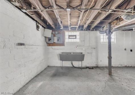 3554 E 113th Street Cleveland OH 44105