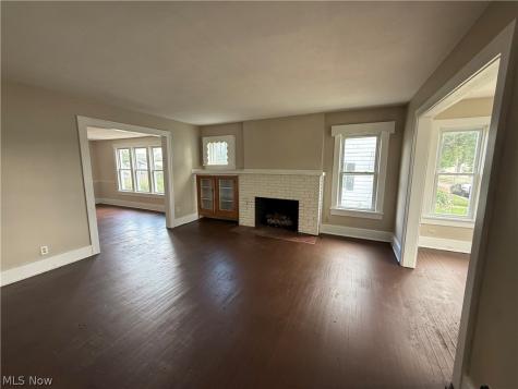 301-303 Roslyn Avenue NW Canton OH 44708