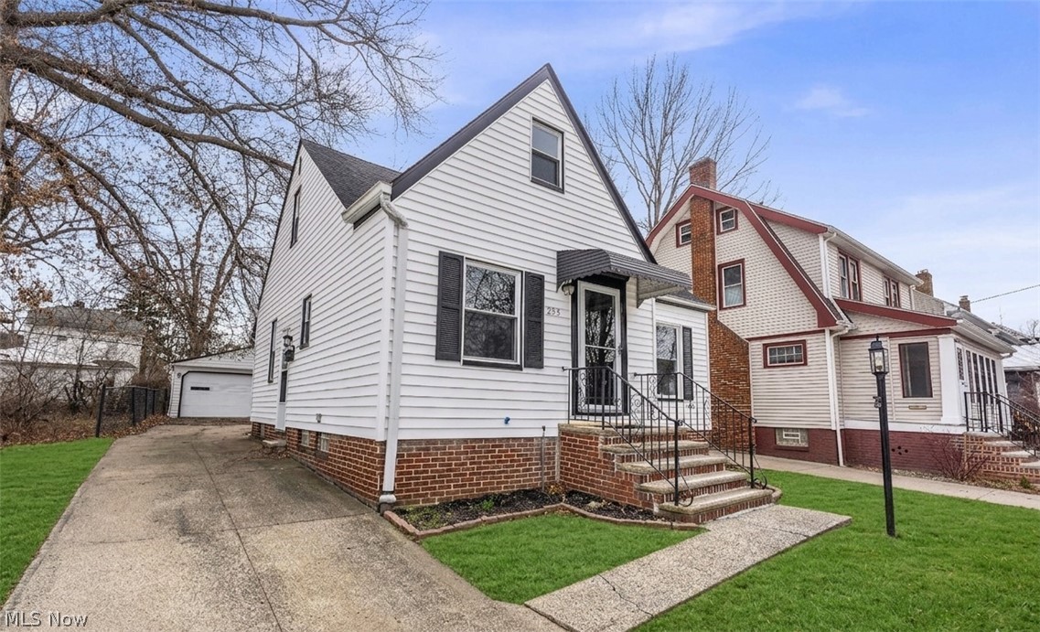 953 Whitby Road Cleveland Heights OH 44112