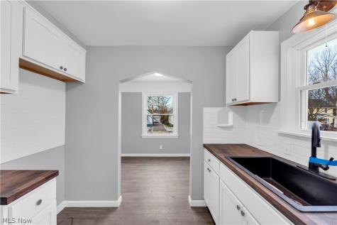 953 Whitby Road Cleveland Heights OH 44112