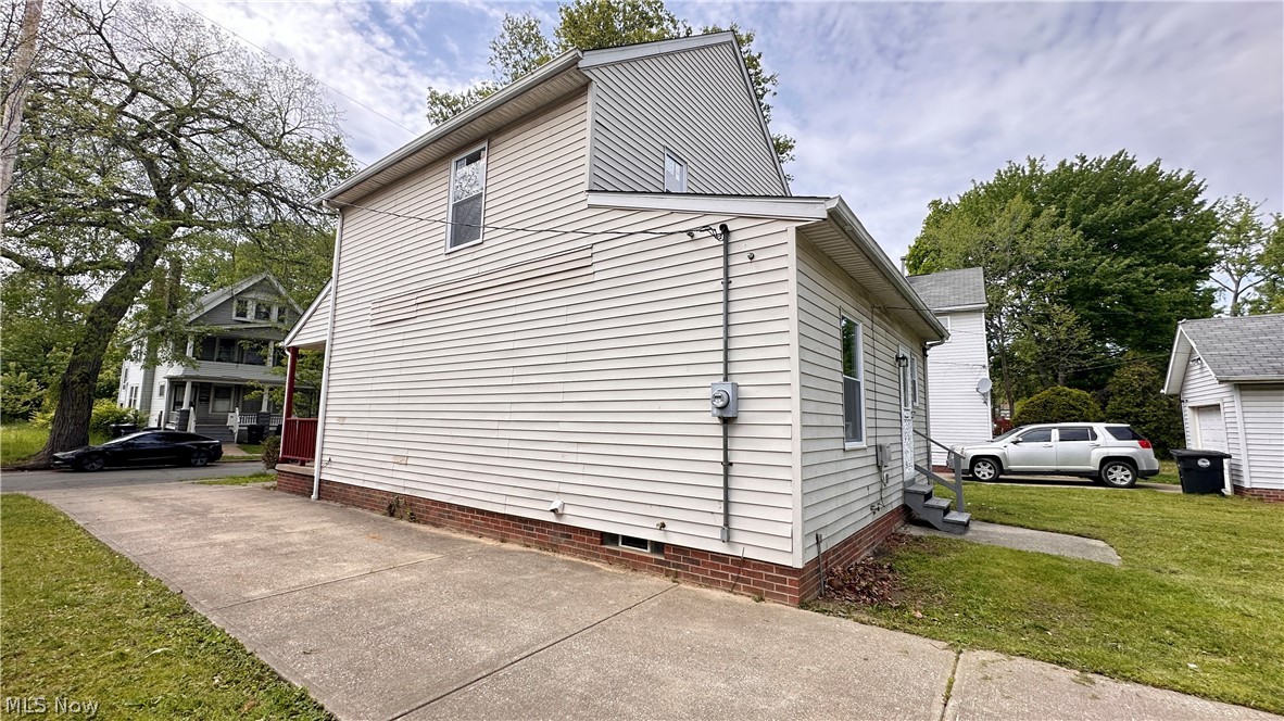 571 E 115th Street Cleveland OH 44108