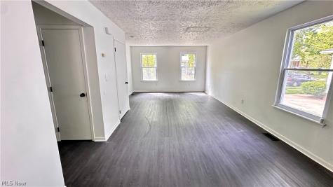 571 E 115th Street Cleveland OH 44108