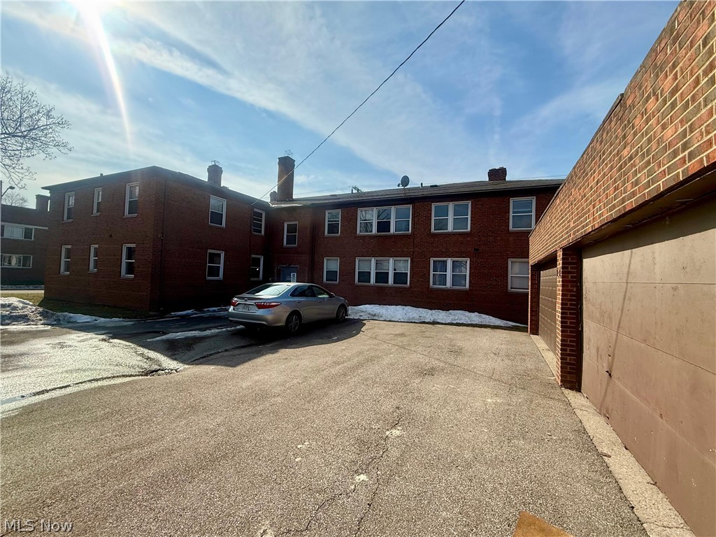 2027 Warrensville Center Road South Euclid OH 44121