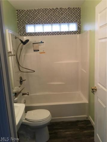 2443 Amberly Drive Youngstown OH 44511