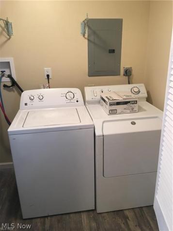 2443 Amberly Drive Youngstown OH 44511
