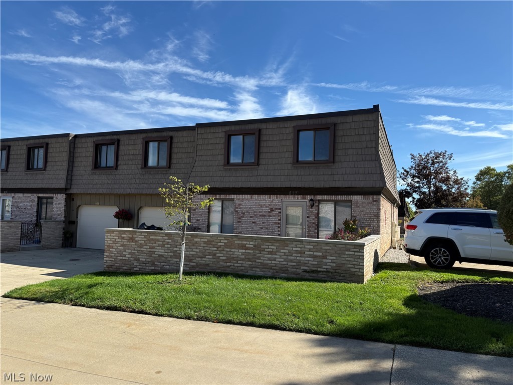 817 Tollis Parkway Broadview Heights OH 44147