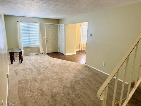 817 Tollis Parkway Broadview Heights OH 44147