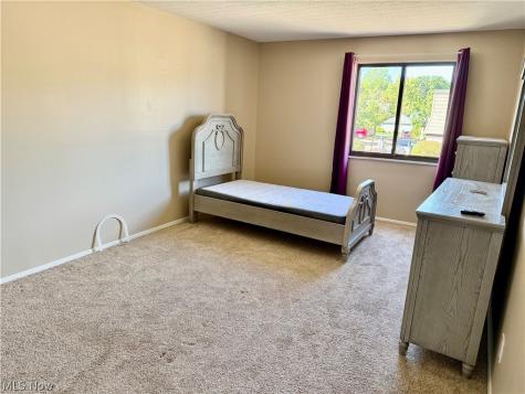 817 Tollis Parkway Broadview Heights OH 44147