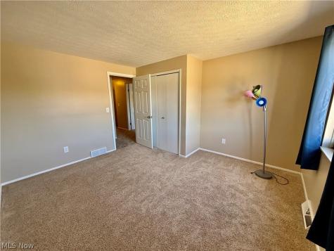 817 Tollis Parkway Broadview Heights OH 44147