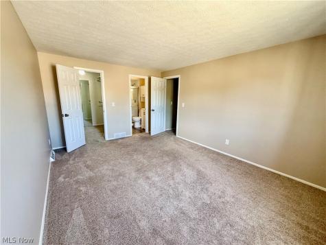 817 Tollis Parkway Broadview Heights OH 44147