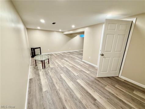 817 Tollis Parkway Broadview Heights OH 44147