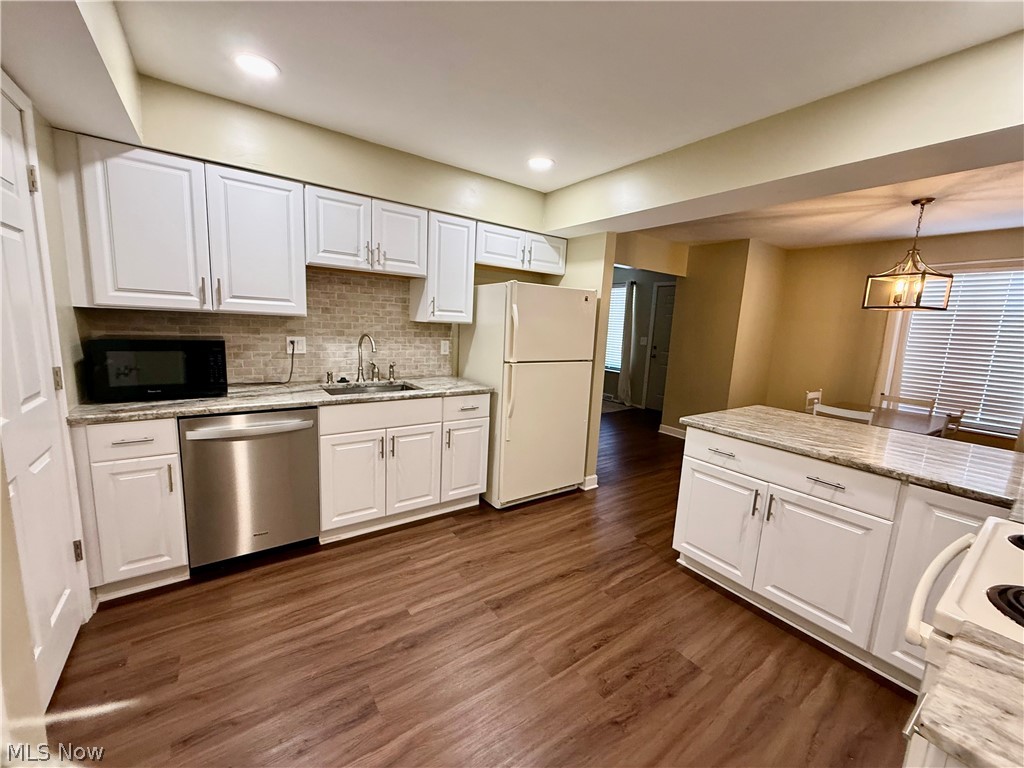817 Tollis Parkway Broadview Heights OH 44147