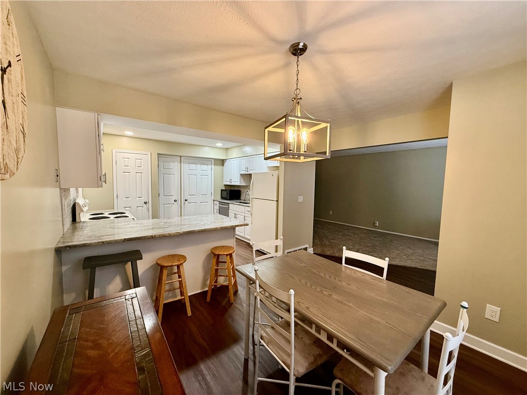 817 Tollis Parkway Broadview Heights OH 44147