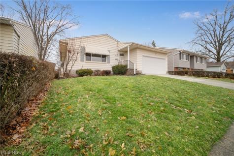 15067 Rochelle Drive Maple Heights OH 44137