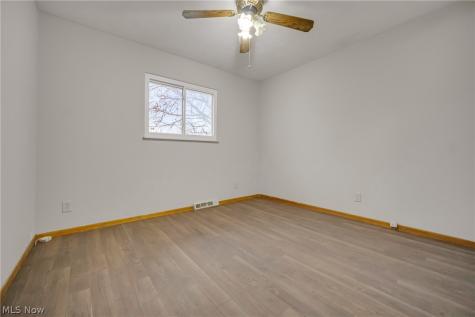 15067 Rochelle Drive Maple Heights OH 44137
