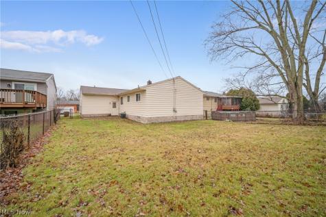 15067 Rochelle Drive Maple Heights OH 44137