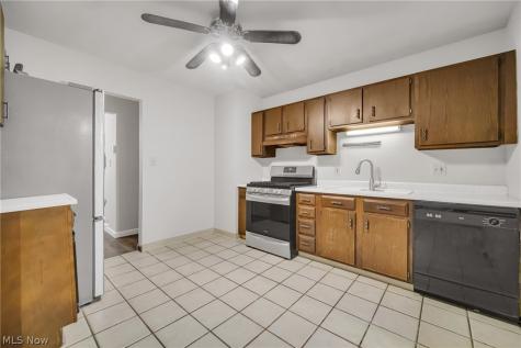 15067 Rochelle Drive Maple Heights OH 44137