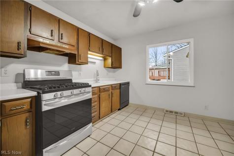 15067 Rochelle Drive Maple Heights OH 44137