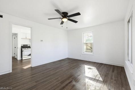 18605 Parkmount Avenue Cleveland OH 44135