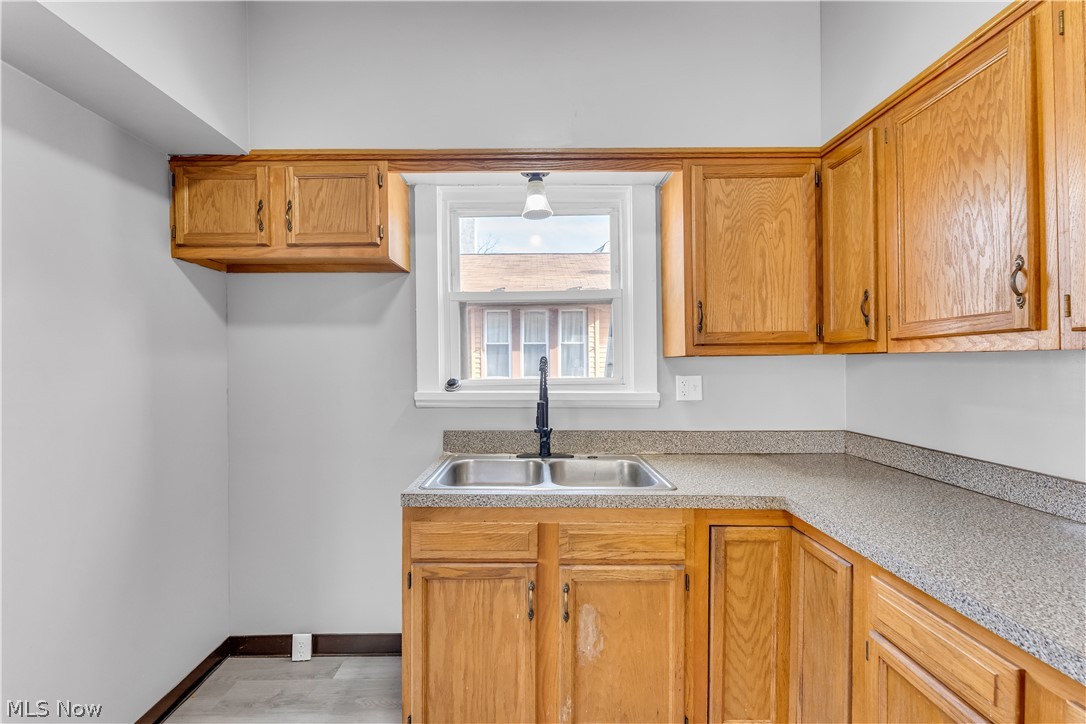 516 Whitney Avenue Akron OH 44306