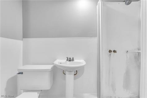 516 Whitney Avenue Akron OH 44306