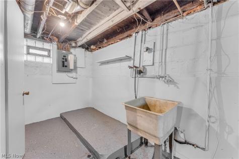 516 Whitney Avenue Akron OH 44306