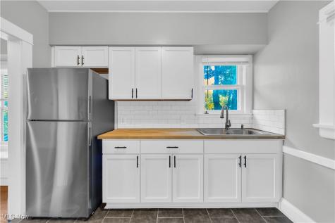 1239 W 115th Street Cleveland OH 44102