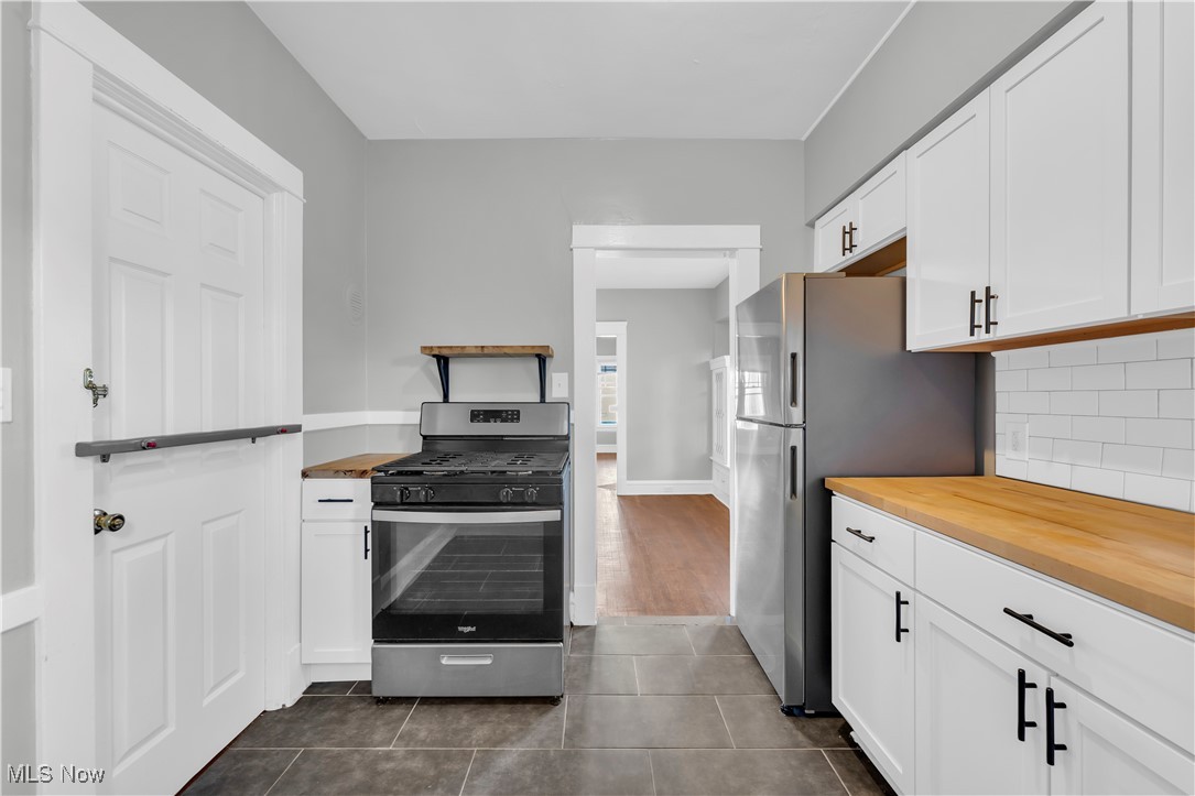 1239 W 115th Street Cleveland OH 44102