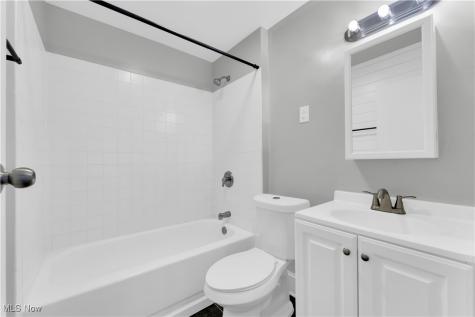 1239 W 115th Street Cleveland OH 44102