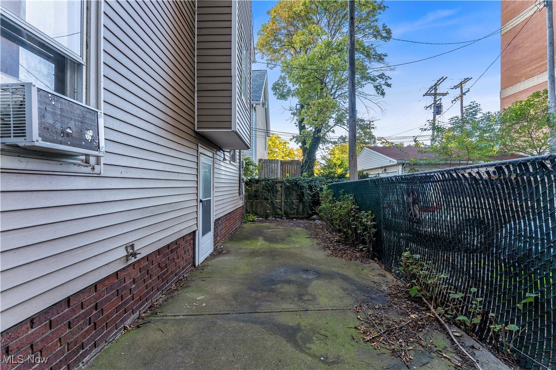 1239 W 115th Street Cleveland OH 44102