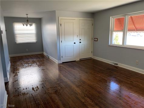5014 E 71 Street Cleveland OH 44125