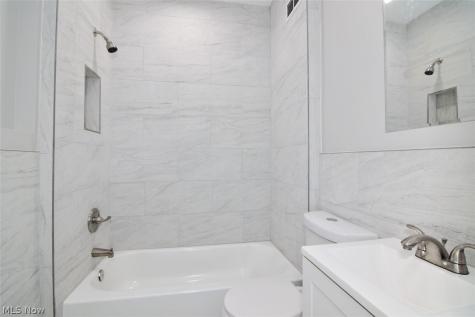 13710 Benwood Avenue Cleveland OH 44105
