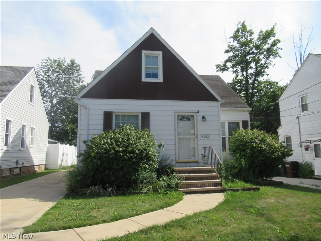 5203 Maplecrest Avenue Parma OH 44134