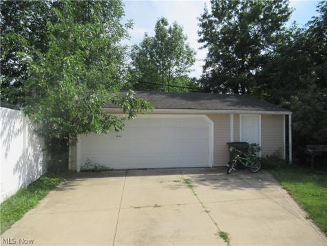 5203 Maplecrest Avenue Parma OH 44134