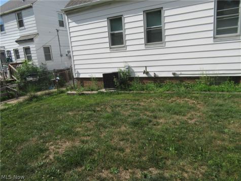 5203 Maplecrest Avenue Parma OH 44134