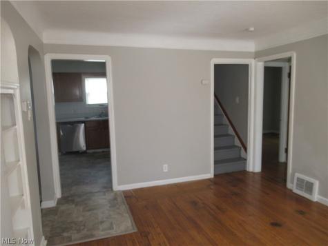 5203 Maplecrest Avenue Parma OH 44134
