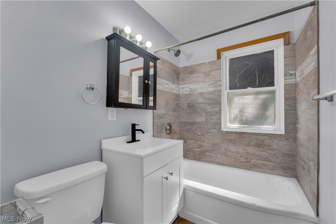 15506 Westview Avenue Cleveland OH 44128
