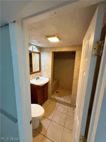 724 E 341st Street Eastlake OH 44095