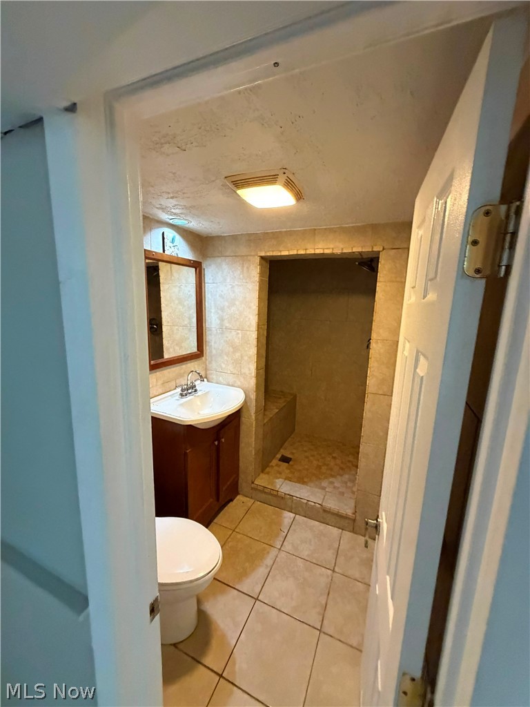 724 E 341st Street Eastlake OH 44095