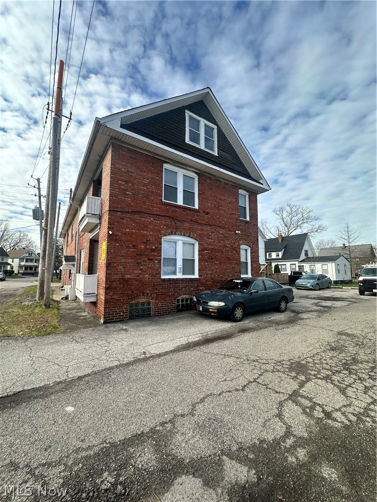 837 Wayside Road Cleveland OH 44110