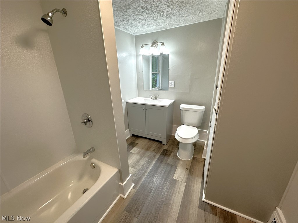 1438 Newton Street Akron OH 44305