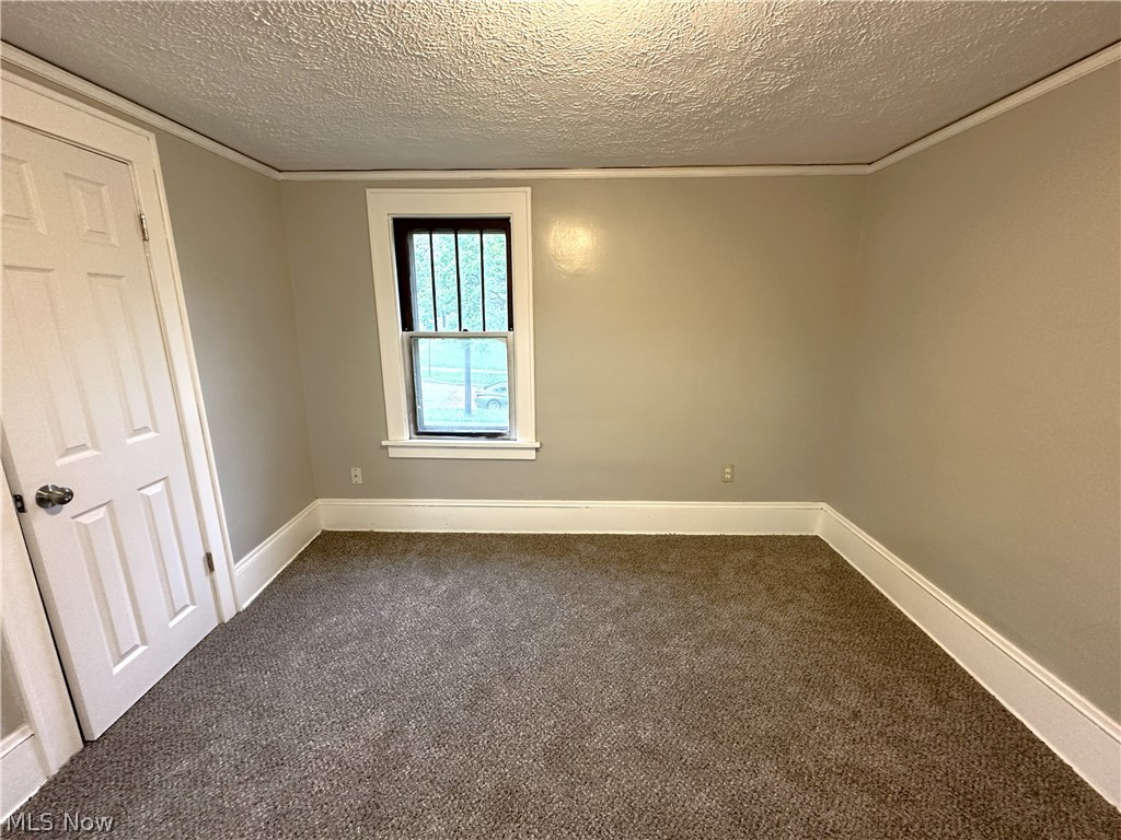 1438 Newton Street Akron OH 44305