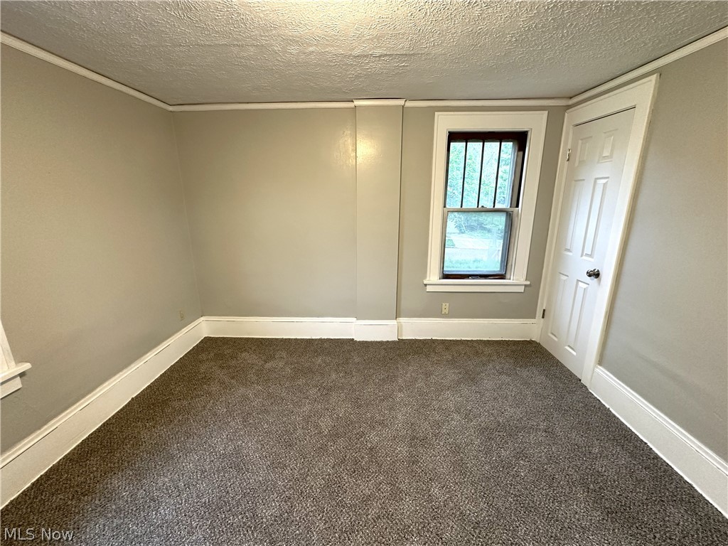 1438 Newton Street Akron OH 44305