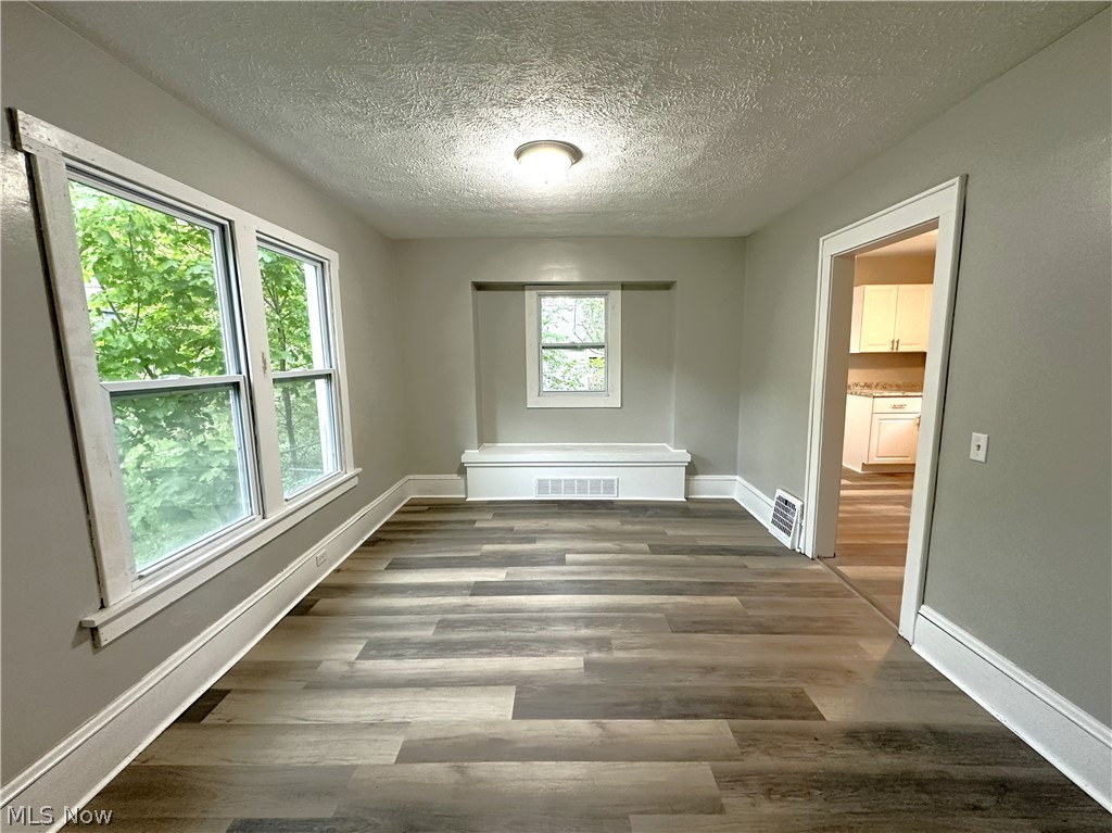 1438 Newton Street Akron OH 44305