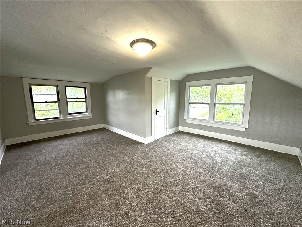 1438 Newton Street Akron OH 44305