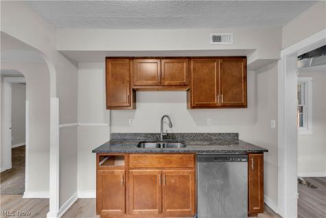 12405 Mcgowan Avenue Cleveland OH 44135