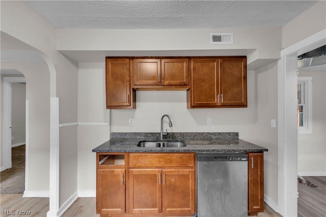 12405 Mcgowan Avenue Cleveland OH 44135