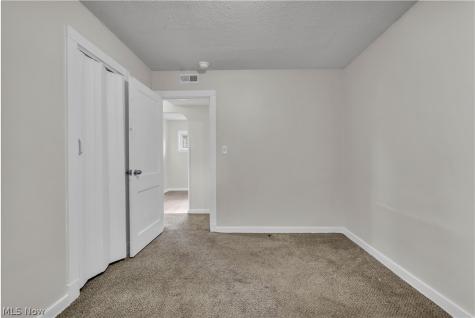 12405 Mcgowan Avenue Cleveland OH 44135