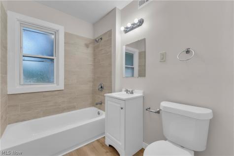 12405 Mcgowan Avenue Cleveland OH 44135